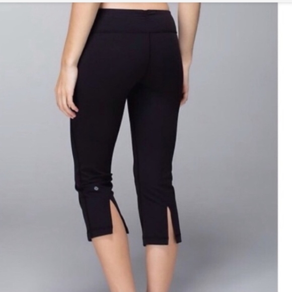 LULULEMON Black Capris w slits in back